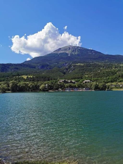 Duplex Cocooning Avec Vue Lac Et Montagnes Savines Luaran gambar
